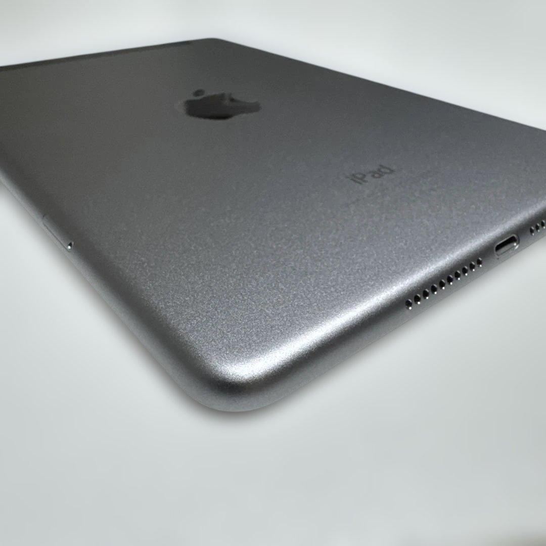 iPad mini 4 セルラーモデル128GBスペースグレイバッテリー100%