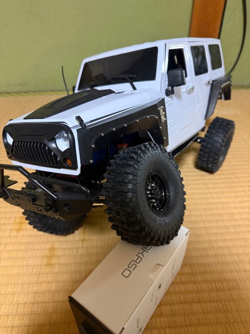 アキシャルSCX10Ⅱ ハードボディ付きクローン　メカセット