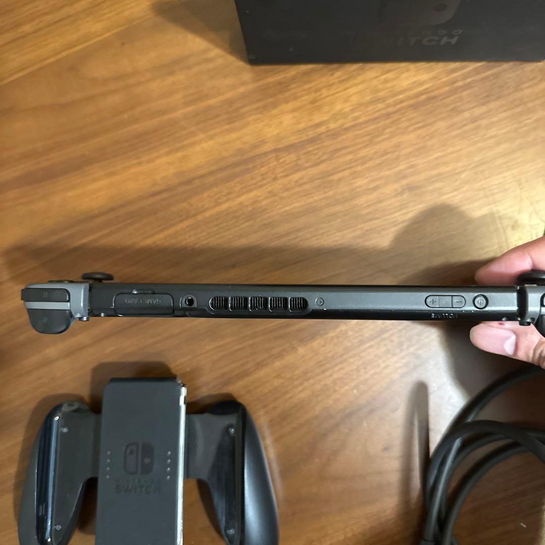 Nintendo Switch 本体＋付属品（2019年モデル）