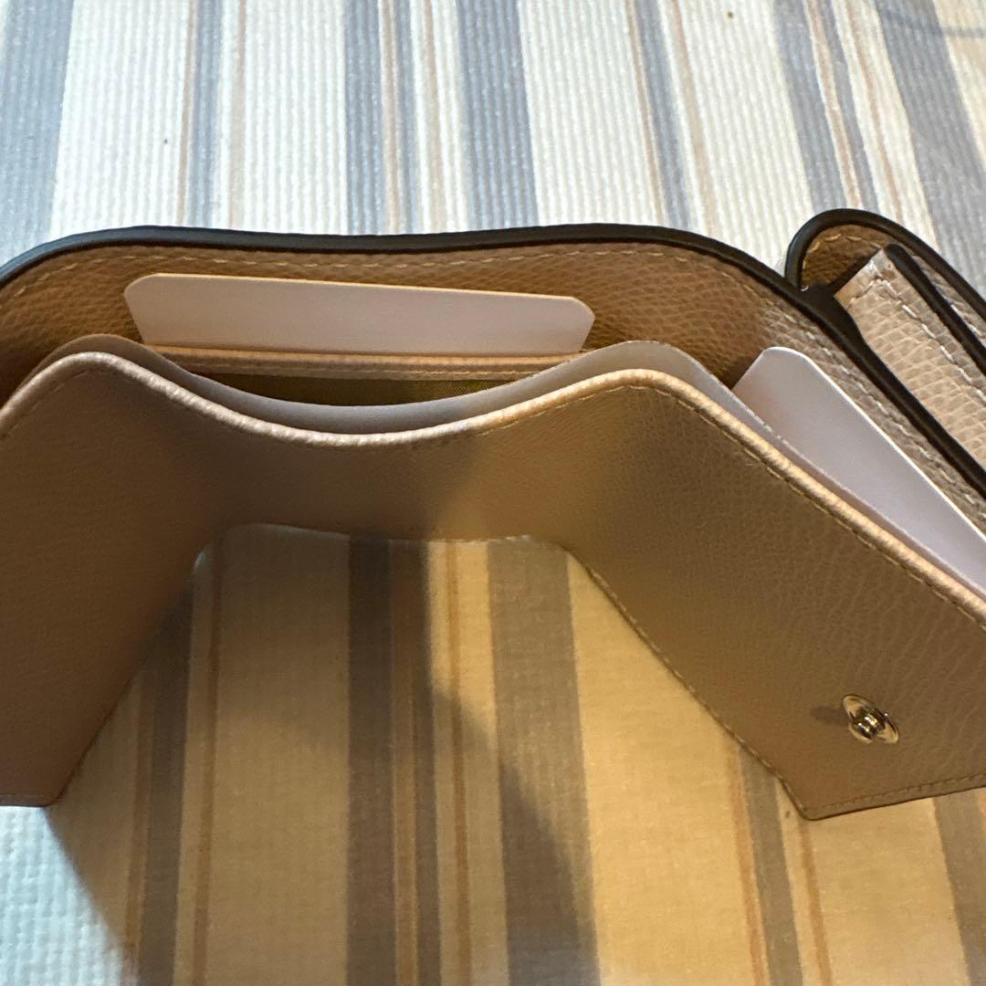 新品未使用★フルラFURLA 三つ折り財布 ベージュ