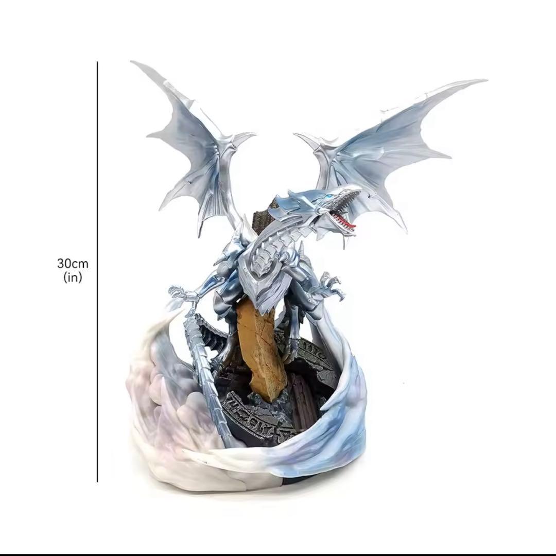 遊戯王　ブルーアイズホワイトドラゴン　フィギュア