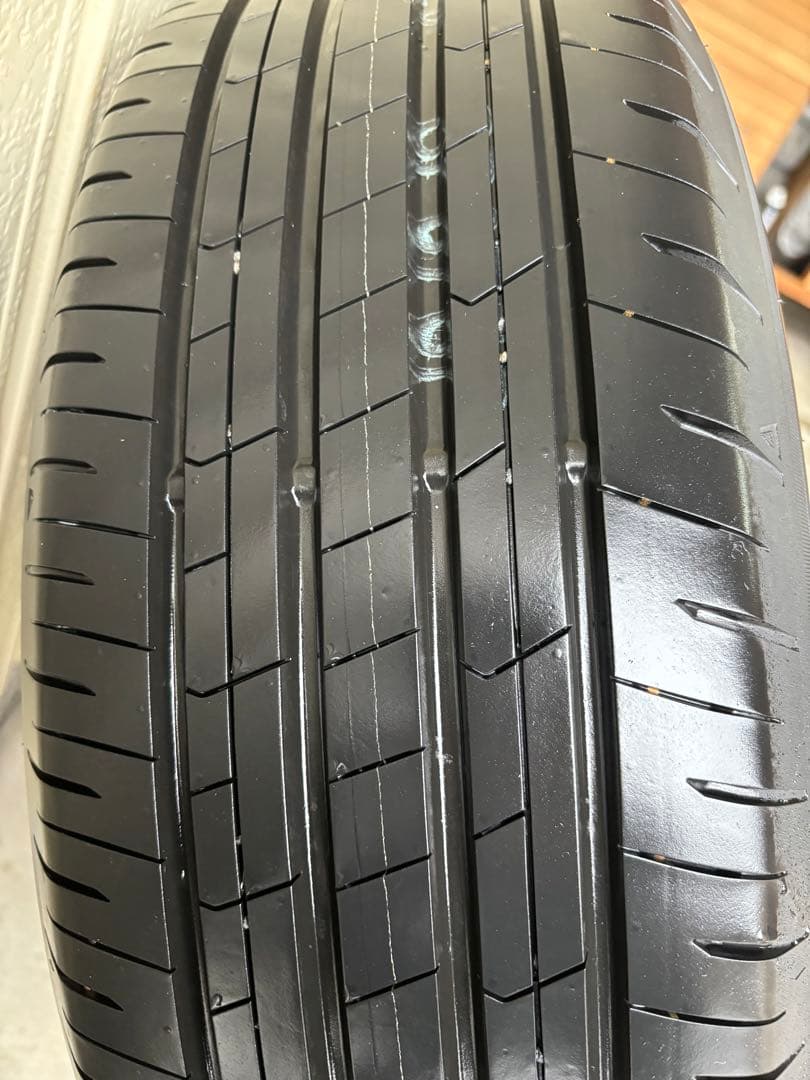 アルファード40系 純正タイヤ4本　ほぼ新車外し