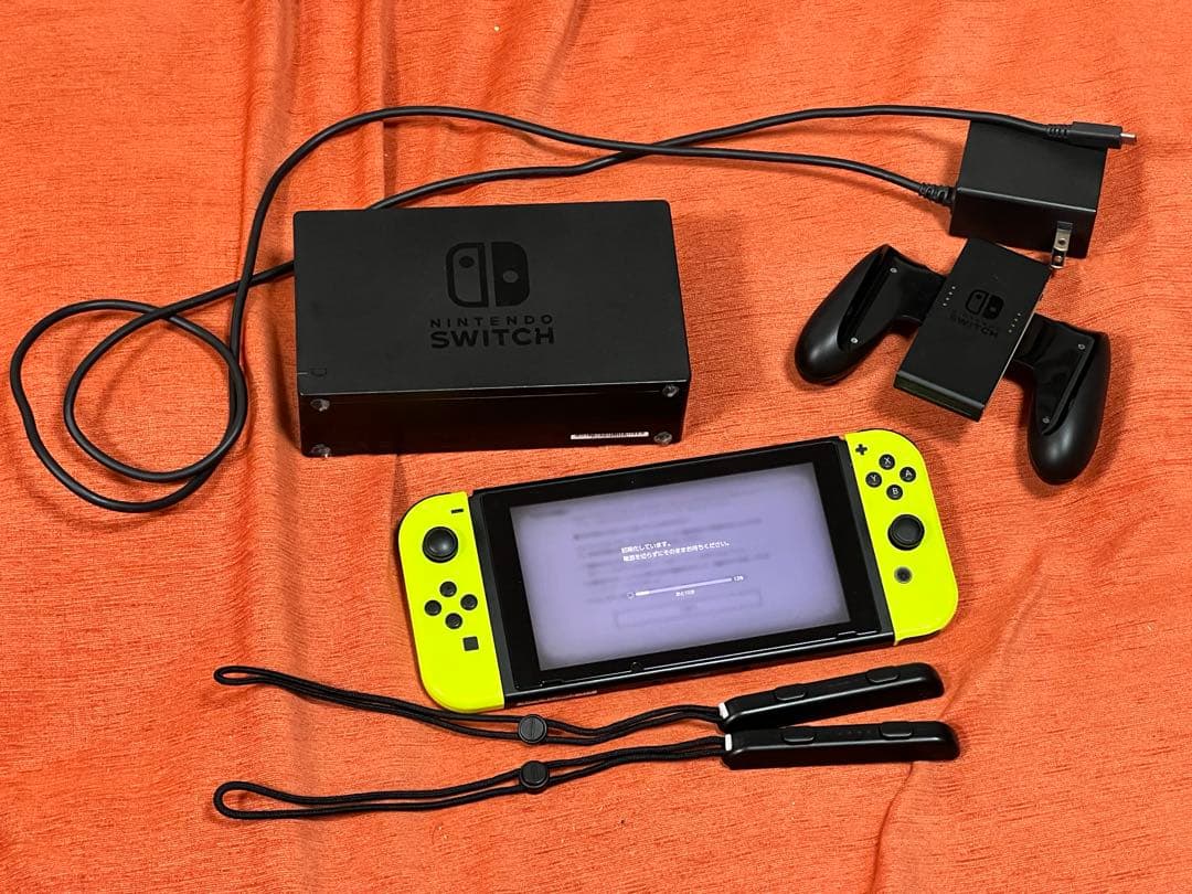 b*s様 Nintendo Switch 本体SDカード64GB付 化粧箱無