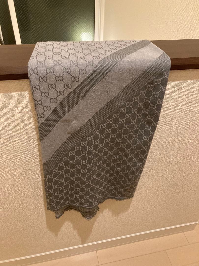 [美品]GUCCI グレー GGパターン 大判ストール オールシーズン 軽量