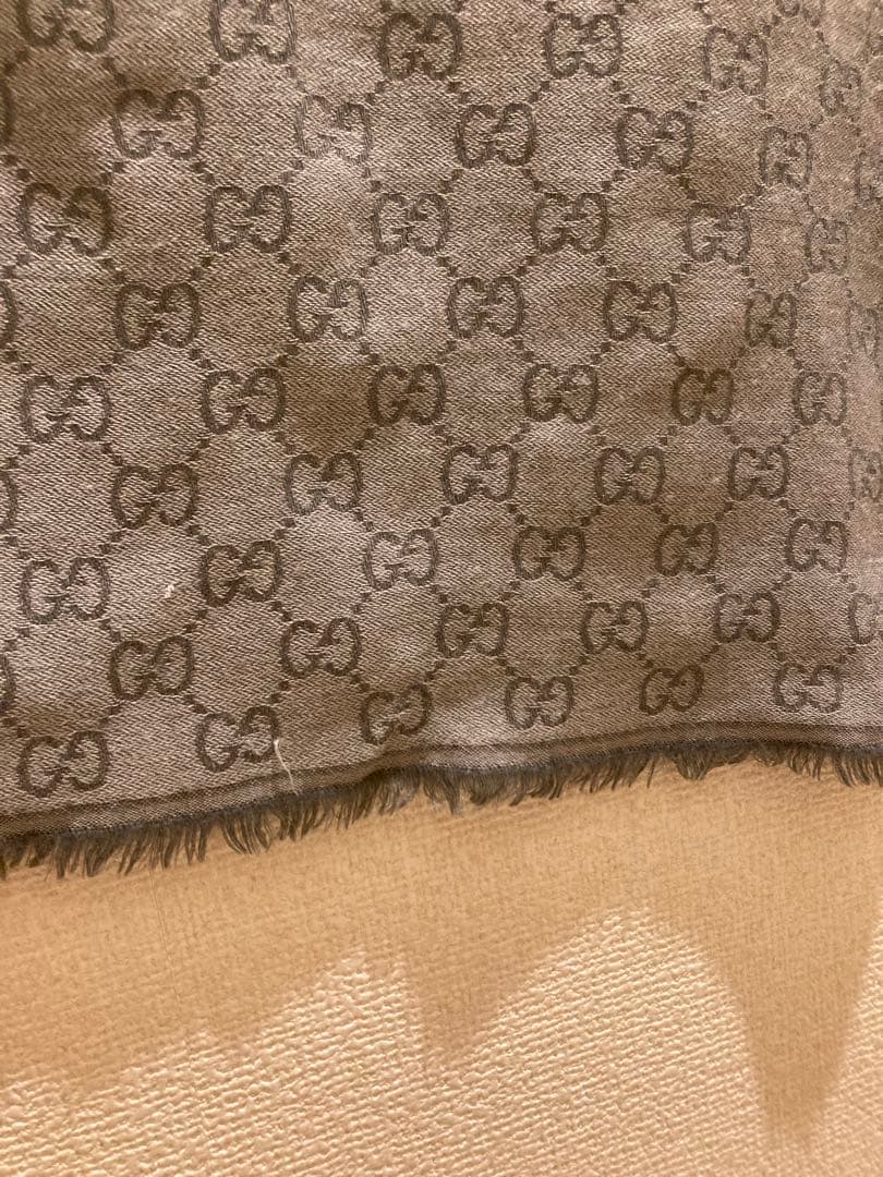 [美品]GUCCI グレー GGパターン 大判ストール オールシーズン 軽量