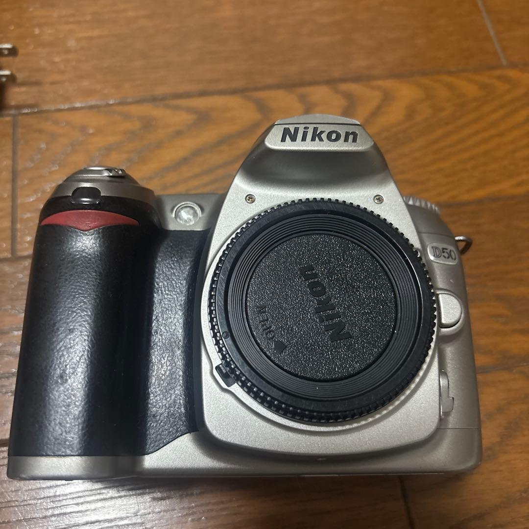 Nikon D50 デジタル一眼レフカメラ　シルバー