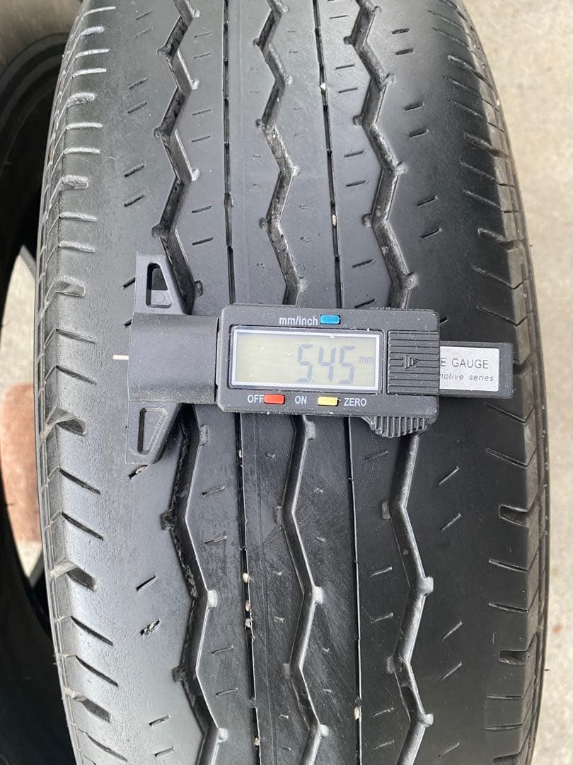 たかすぃー ①195/80R15バン用夏タイヤ4本　※説明欄必須※