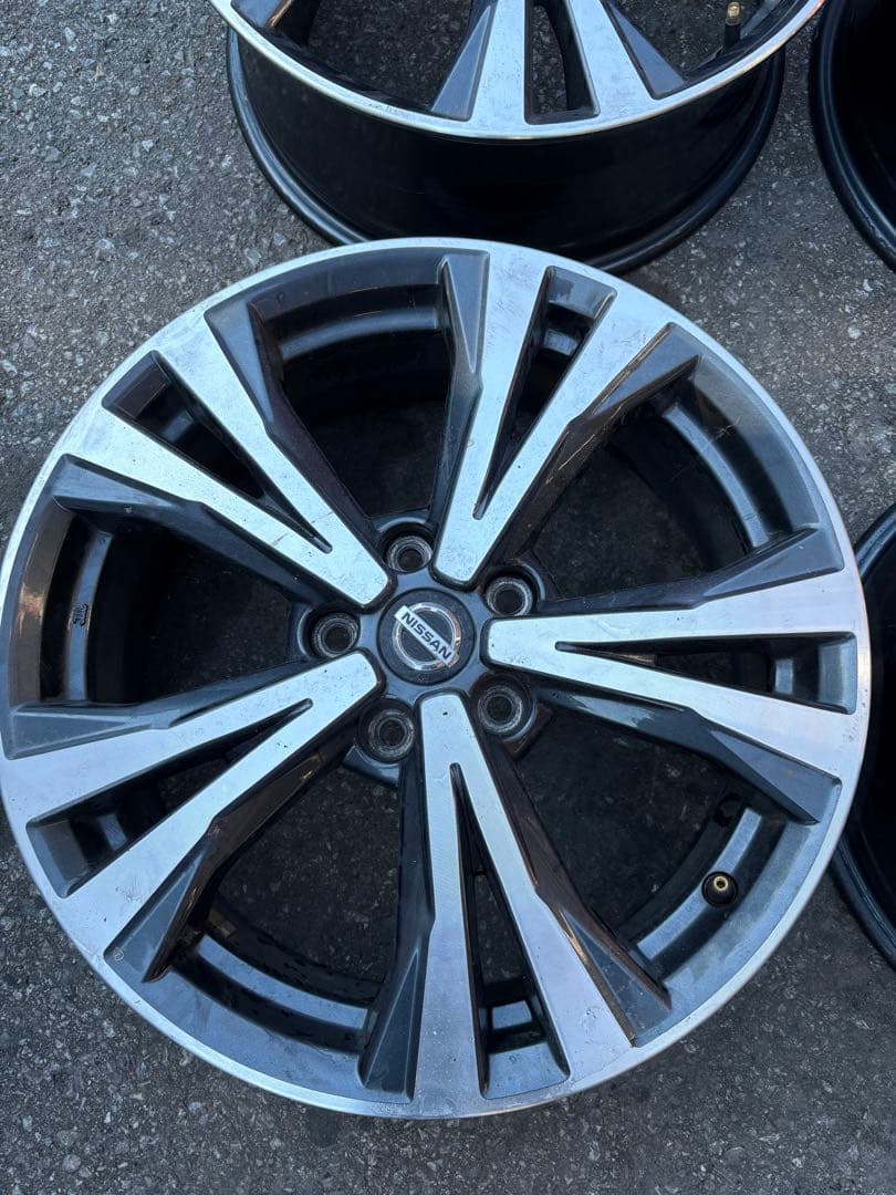 RIN　　　Nissan T32純正18インチ ホイール　4本