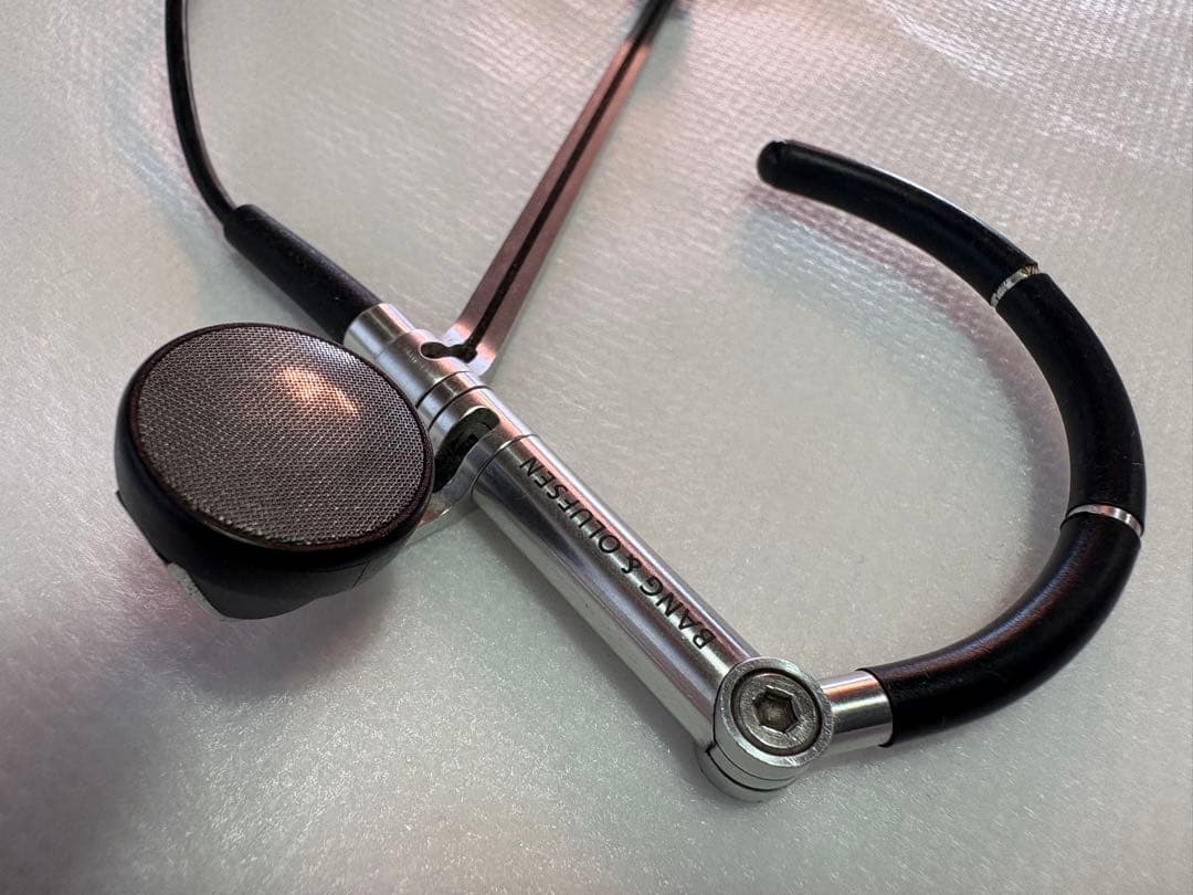 Bang & Olufsen 収納ケース付き