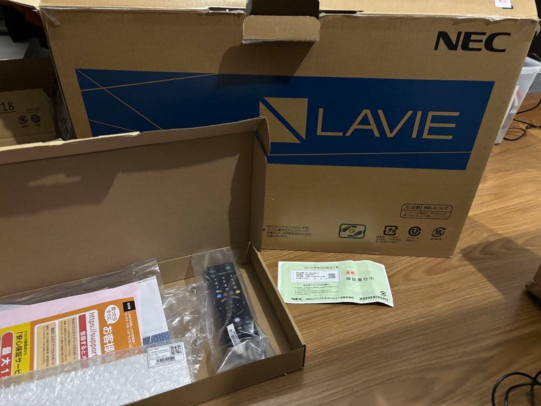 NEC LAVIE A2757/B第10世代i5 / 16GB /SSD 1TB
