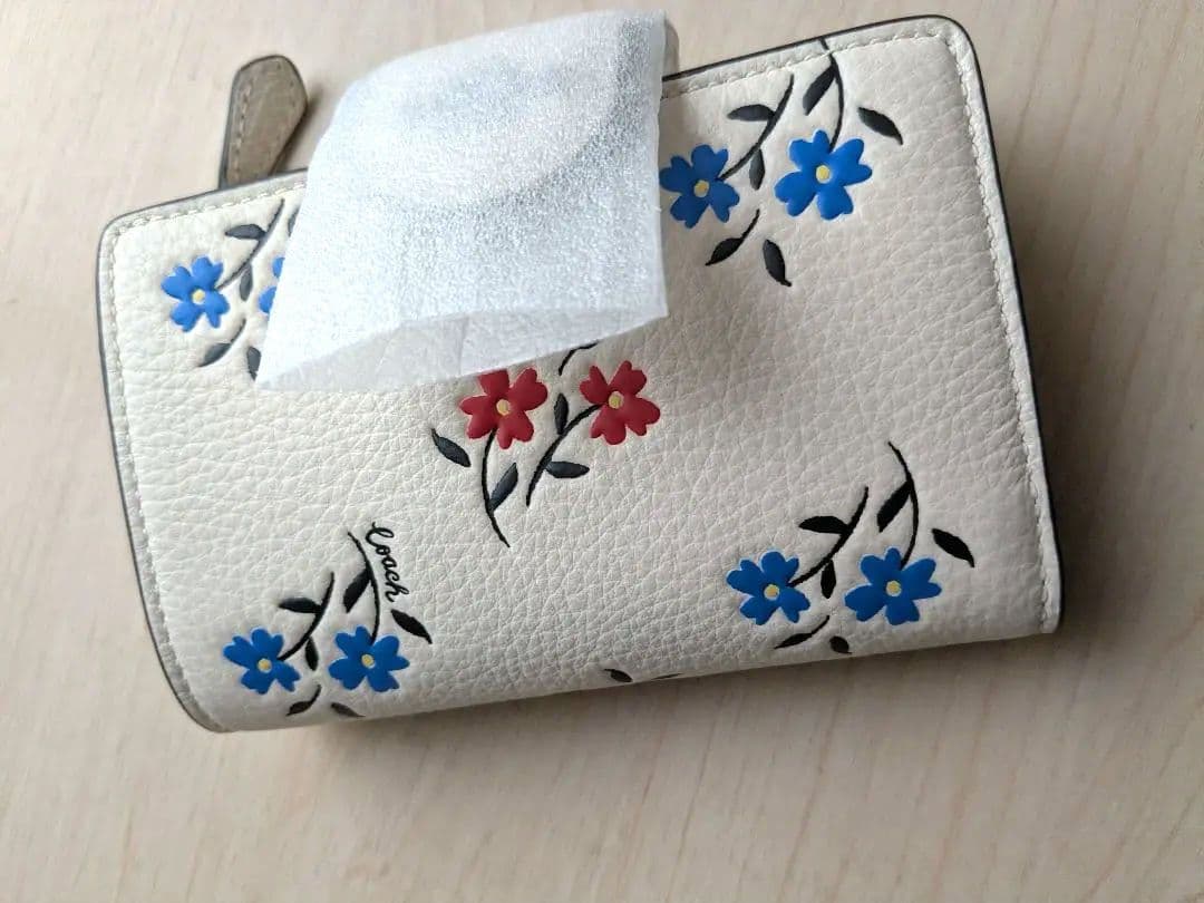 新品未使用＊コーチ花柄二つ折り財布＊フラワー＊本日限定価格お値下げ✨