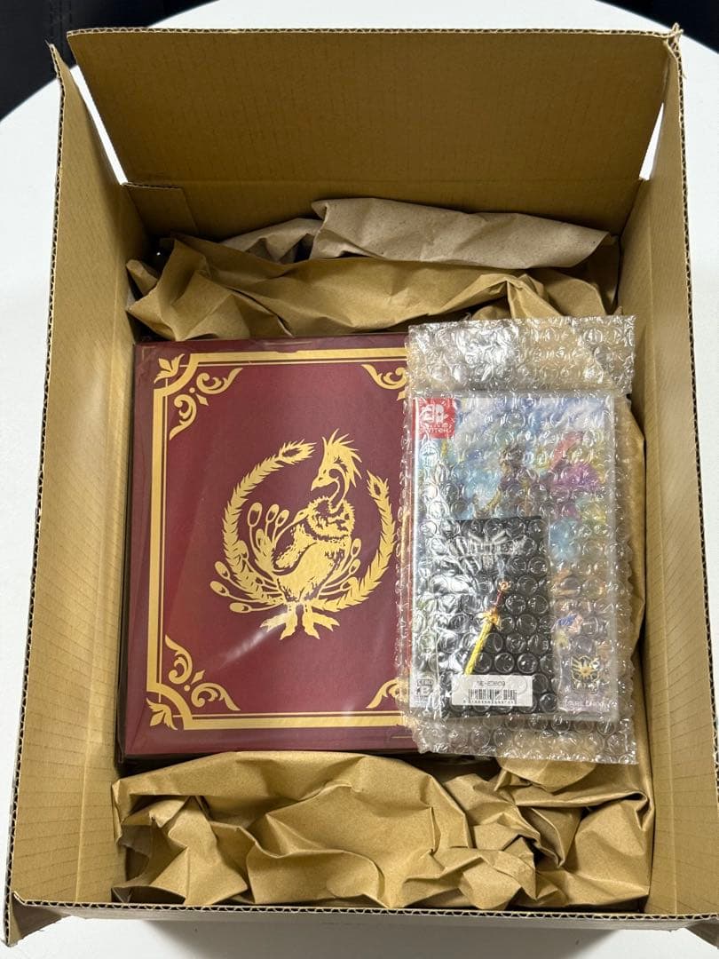 【新品未開封・3点セット】ドラゴンクエストIII ＆ 収納ボックス ＆ ピンズ