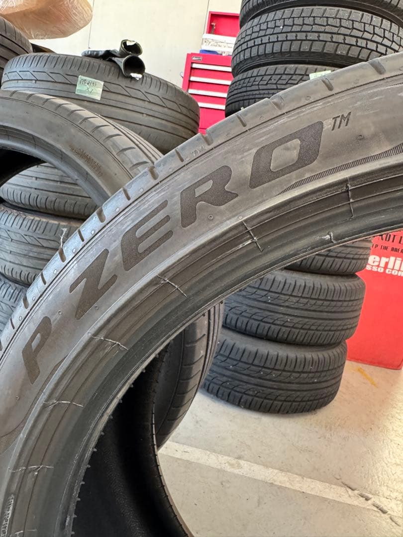 ピレリーP ZERO 2255/40R21 2本セット