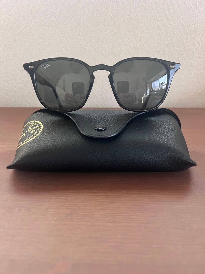 Ray-Ban RB4258F 601/71 52-20 サングラス