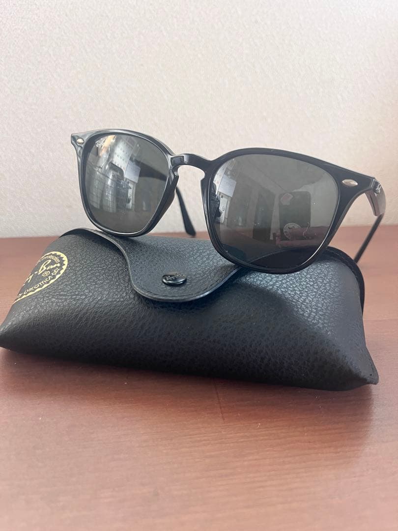 Ray-Ban RB4258F 601/71 52-20 サングラス