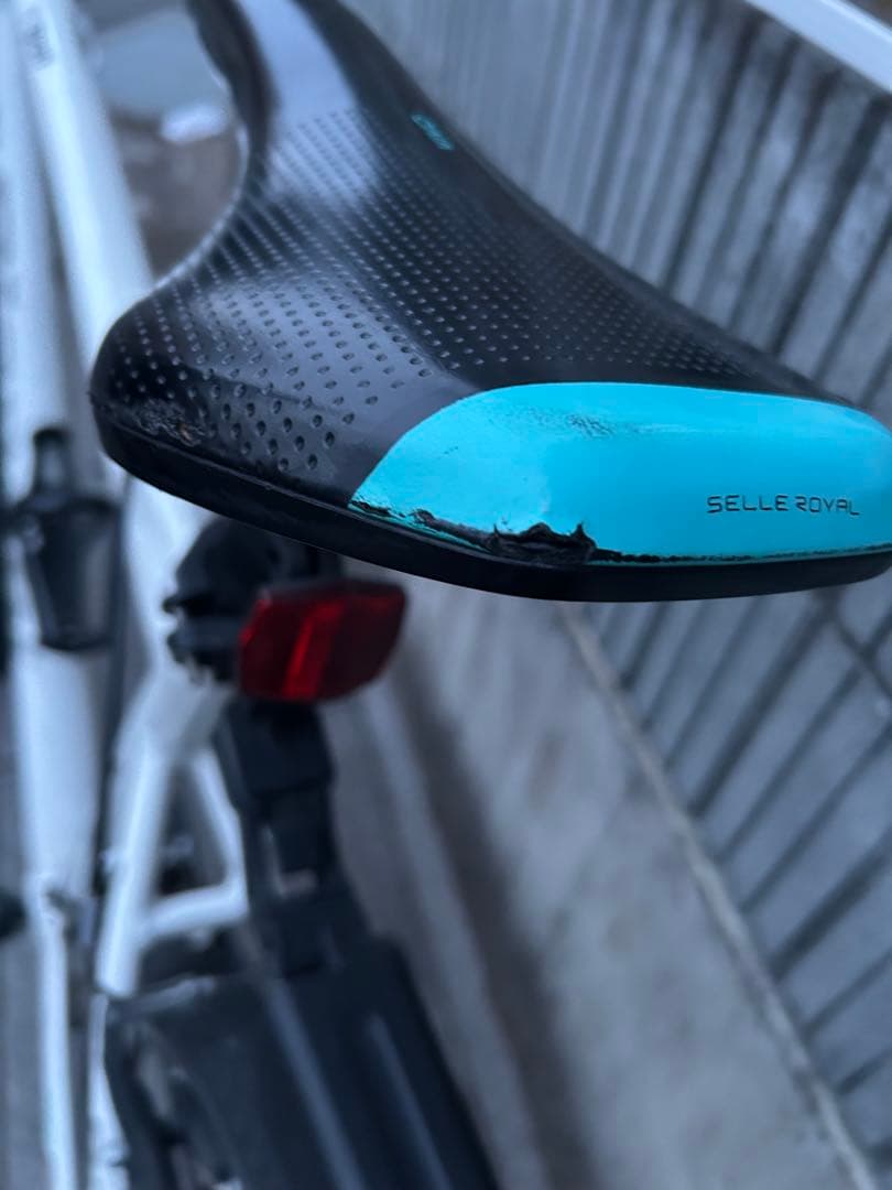 8sug ！！Bianchi クロスバイク ホワイト 700c