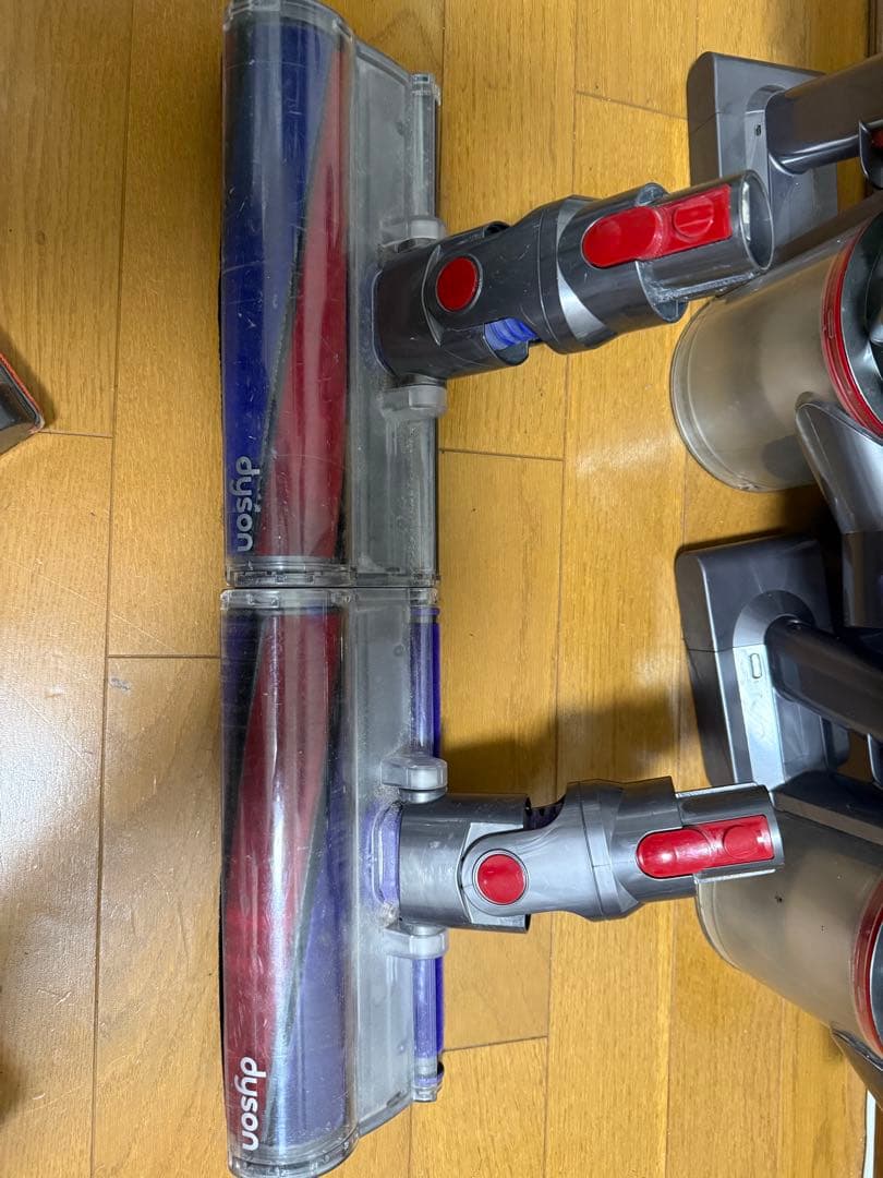 Dyson スティッククリーナー本体 各種アタッチメント付きジャンク品