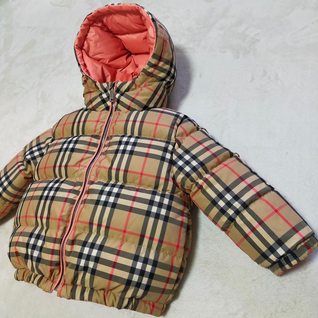 美品　BURBERRY　2Y92cm　リバーシブル　ダウンジャケット