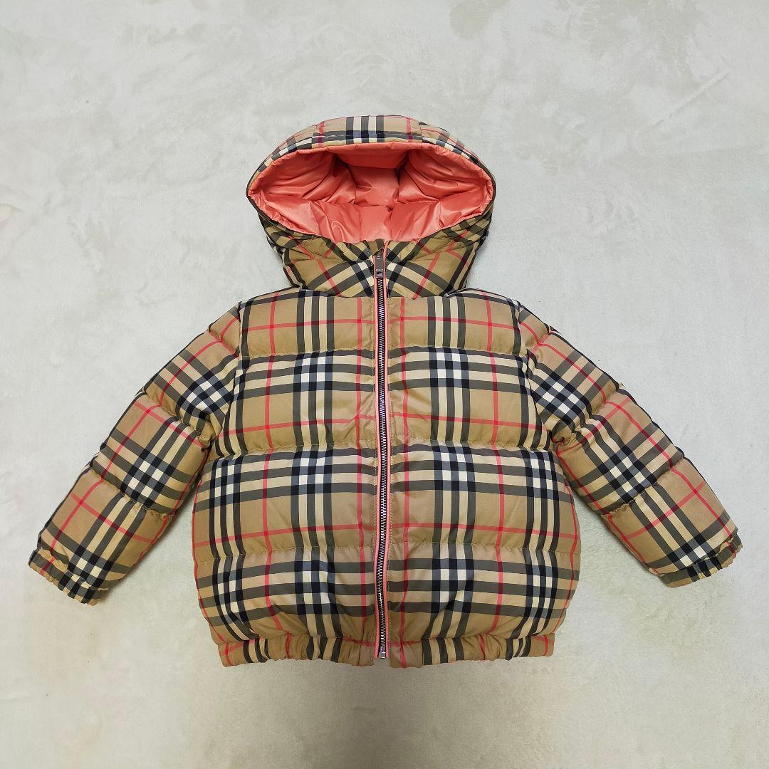美品　BURBERRY　2Y92cm　リバーシブル　ダウンジャケット