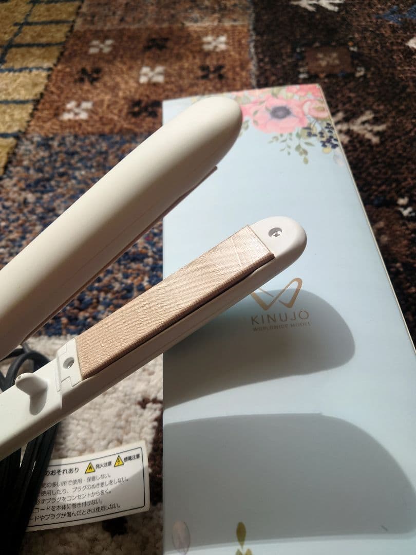 KINUJO セラミックストレートヘアアイロン　美品　未使用に近い　お買い得
