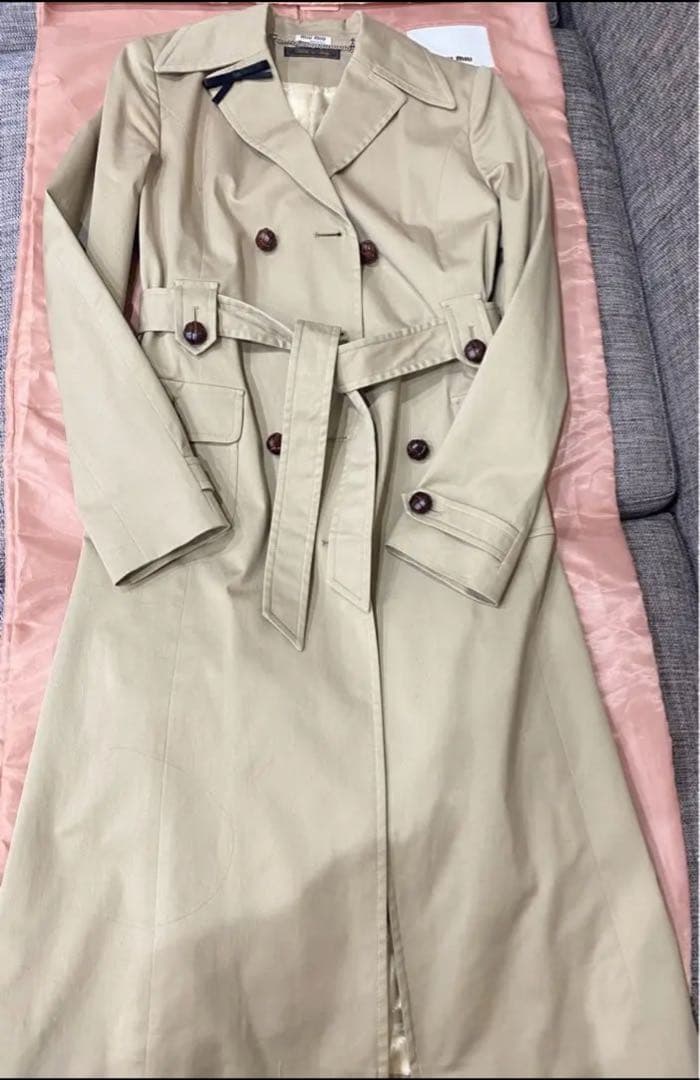Miumiu のトレンチコート
