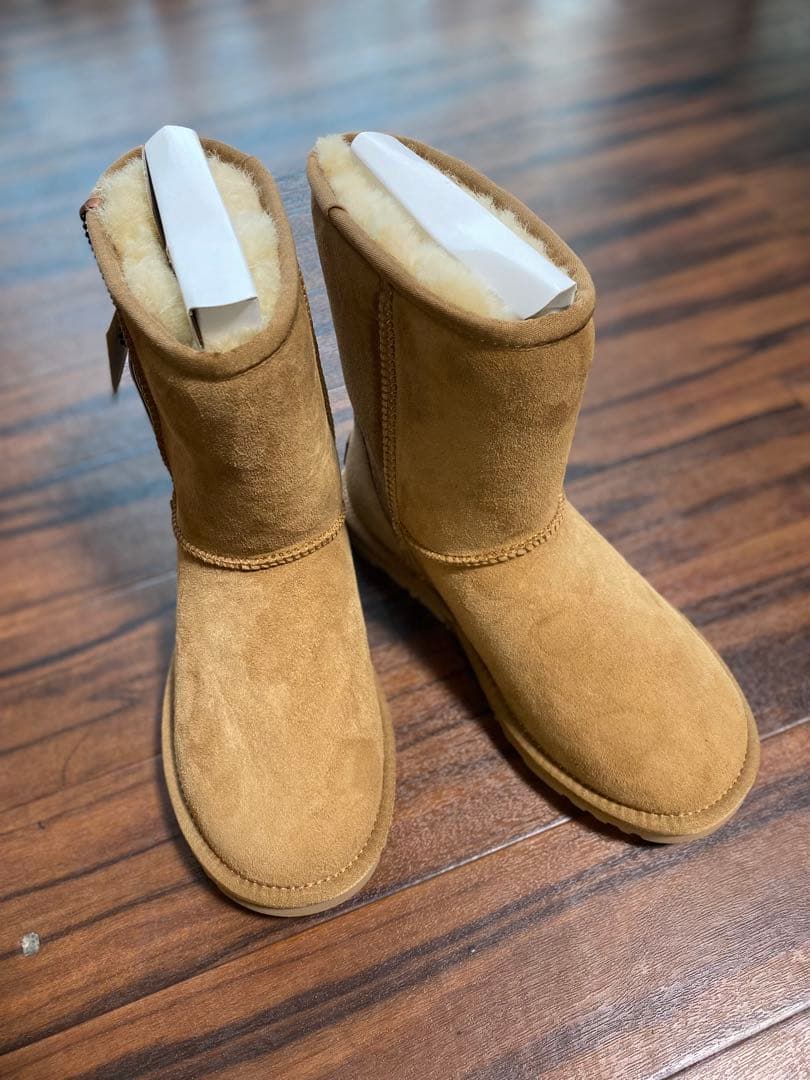 [大幅最終値下げ]UGG クラシックブーツ 新品 チェスナット 23.5cm