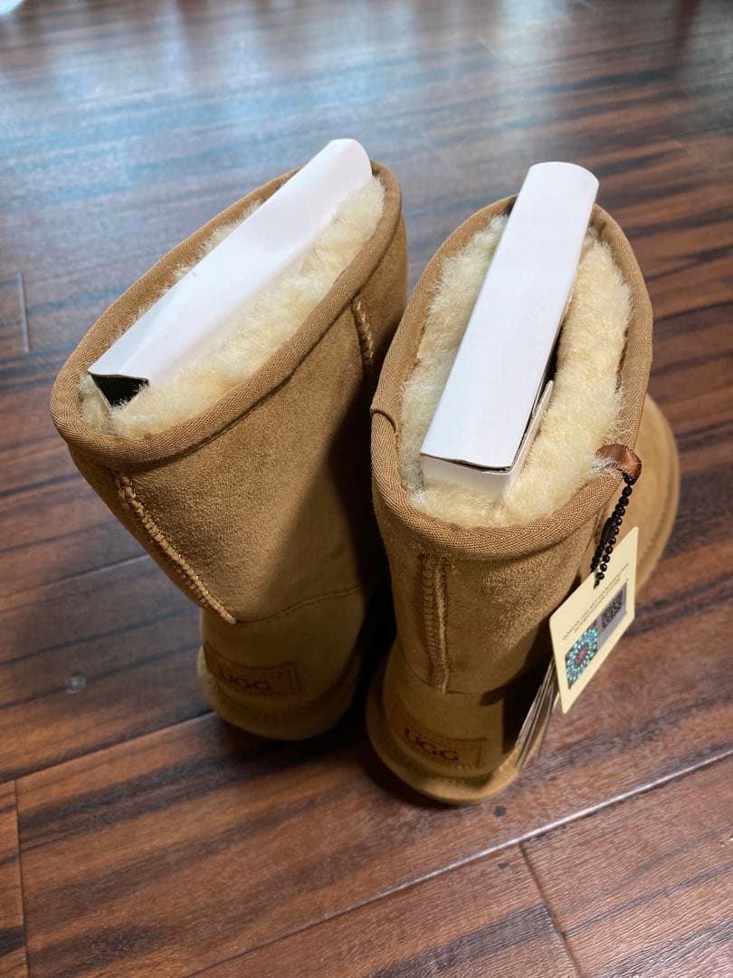 [大幅最終値下げ]UGG クラシックブーツ 新品 チェスナット 23.5cm