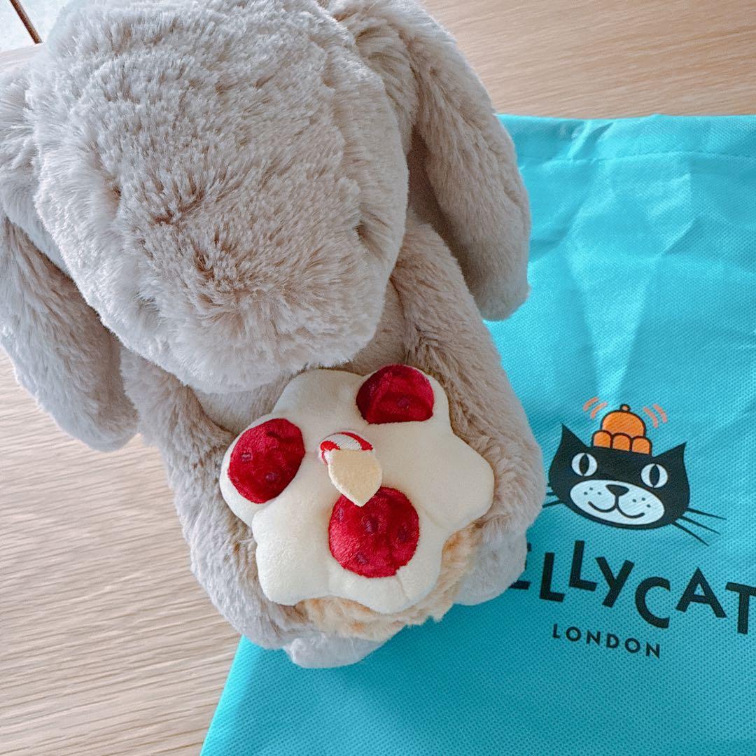  ジェリーキャット 誕生日　バースデー　うさぎぬいぐるみ ケーキ