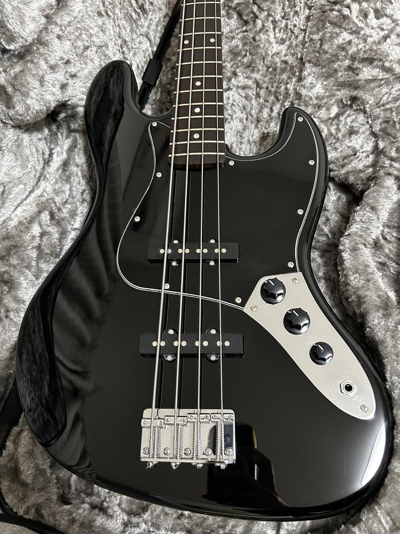 【早い者勝ち値下げ】Squier By Fender 極上品　指板ブラック化