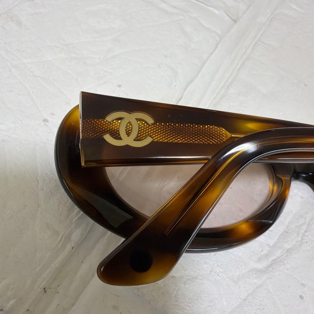 CHANEL ブラウン オーバル サングラス