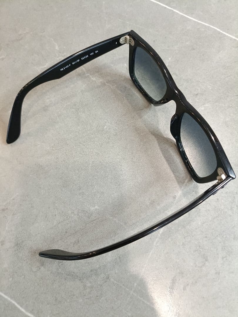Ray-Ban Wayfarer サングラス 黒/青