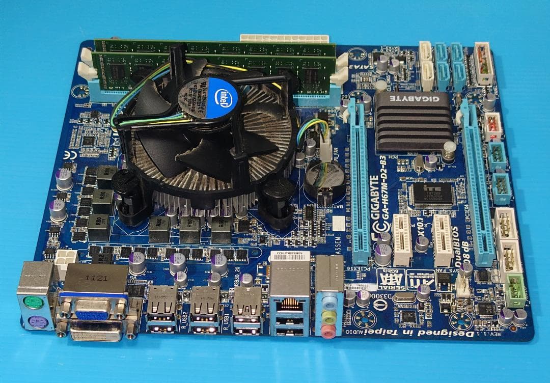 GA-H67M-D2-B3、CPU(i7-3770)、RAM8GBx2セット