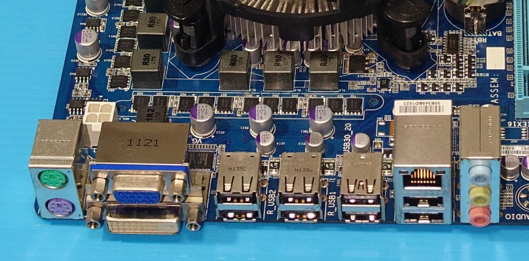 GA-H67M-D2-B3、CPU(i7-3770)、RAM8GBx2セット