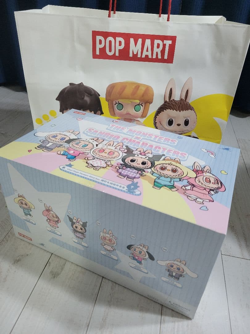POPMART ラブブ×サンリオ ハローキティ ぬいぐるみ ペンダント