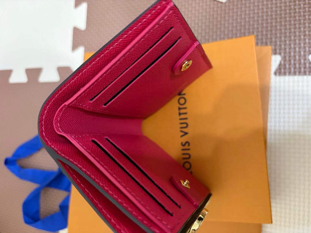 Louis Vuitton M11380 ポルトフォイユリサ