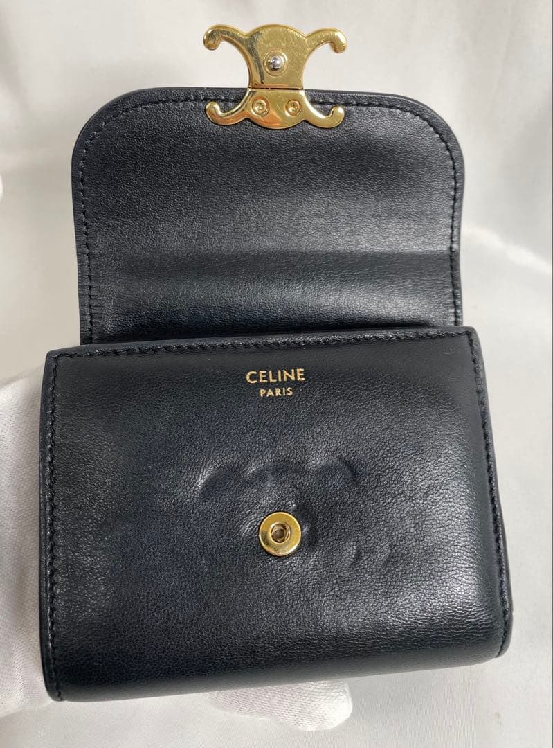 人気 CELINE セリーヌ 三つ折り財布 トリオンフ コンパクトウォレット