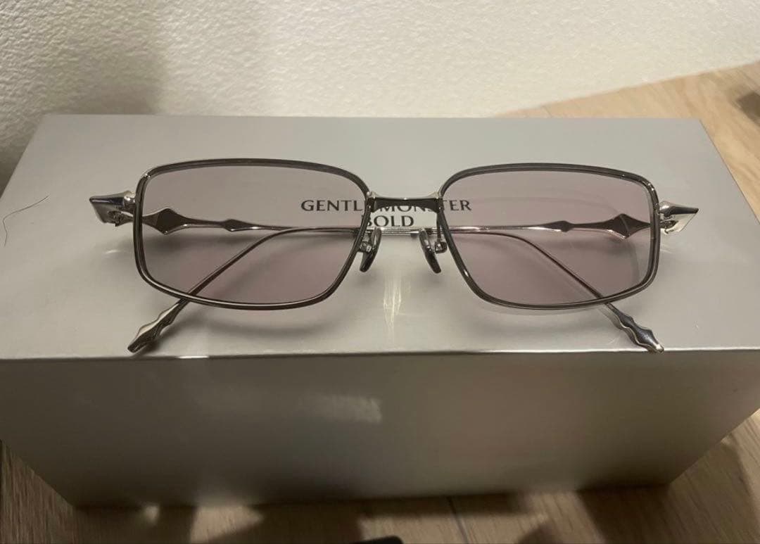 小物 GENTLE MONSTER Atomic02(v)