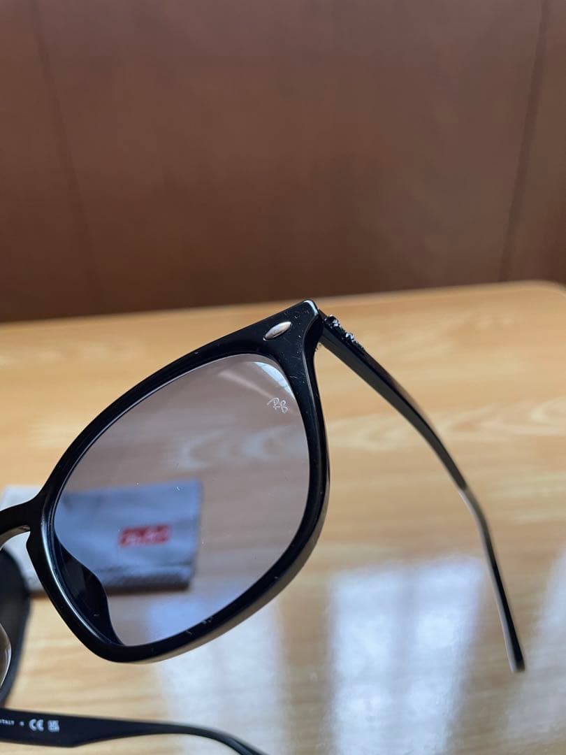 レイバン RB4258F