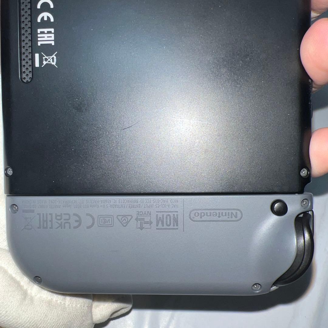 グレーのNintendo Switch本体、Joy-Con、ドック、充電器付き！