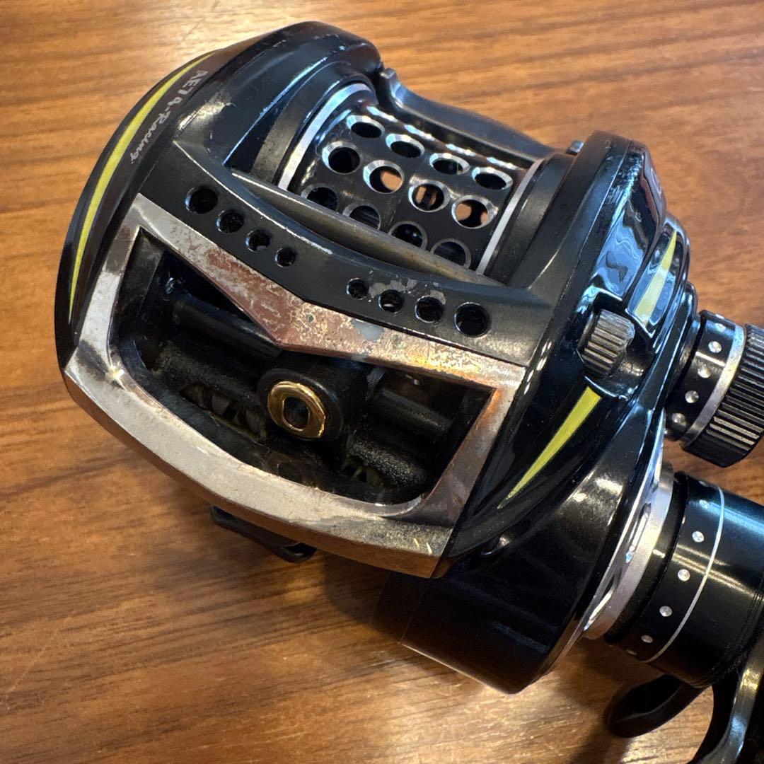 Abu Garcia REVO LTZ AE74-Racing ベイトリール