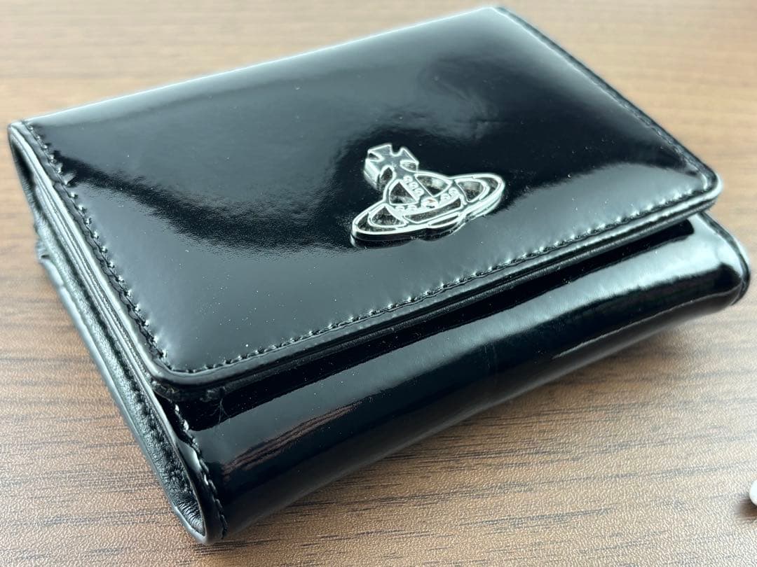 良品 Vivienne Westwood 三つ折り財布 ブラック エナメル