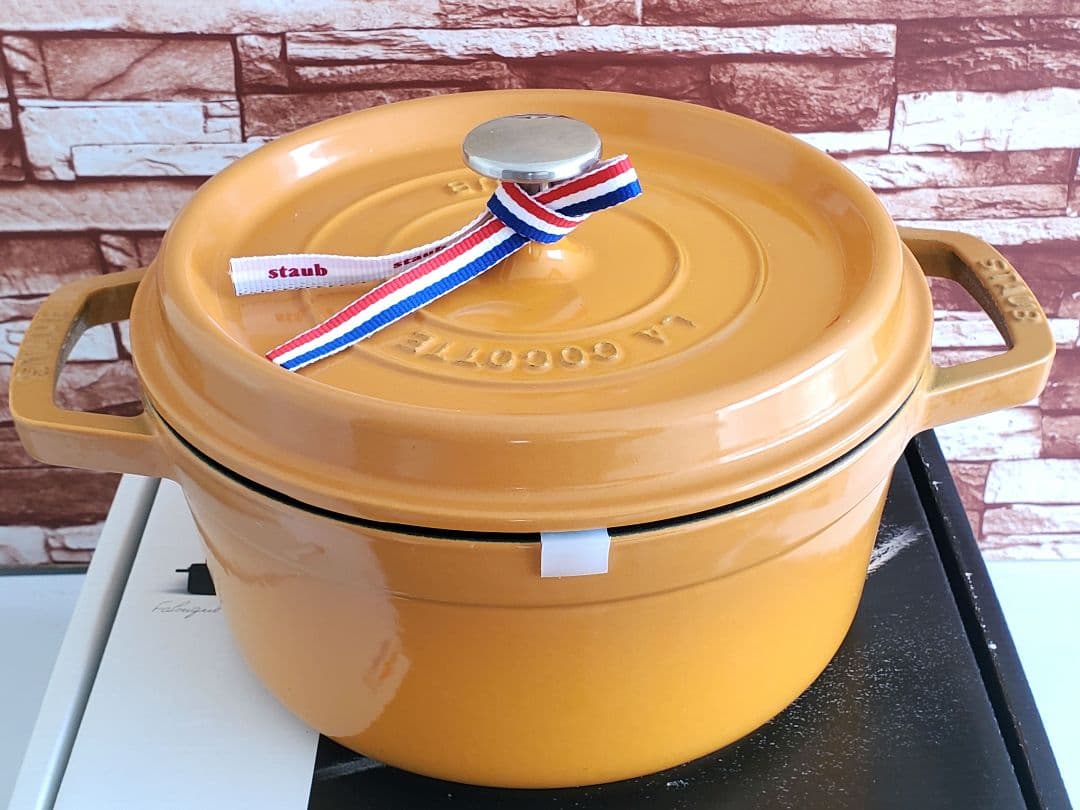 【レアカラー】staub ピコ・ココット ラウンド 22㎝　マスタード　ストウブ