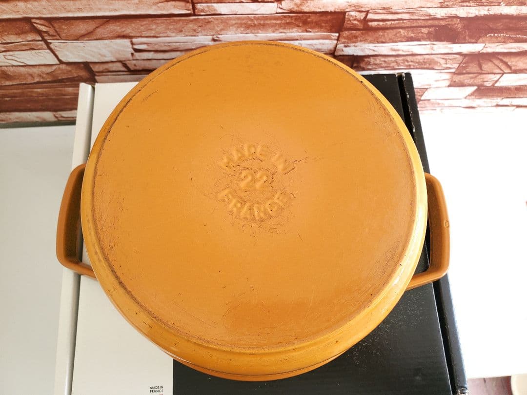 【レアカラー】staub ピコ・ココット ラウンド 22㎝　マスタード　ストウブ
