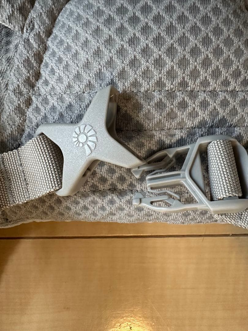 エルゴ OMNI Breeze パールグレー 抱っこ紐 メッシュ 付属品あり