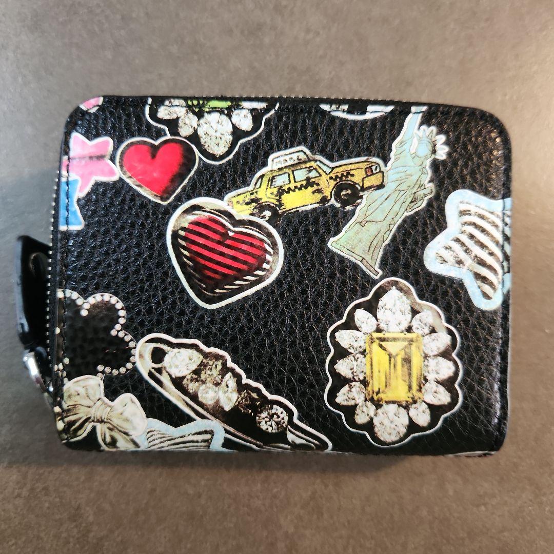 ♡*︎様 気まぐれのお値下げMARC JACOBS ステッカー風二つ折り財布
