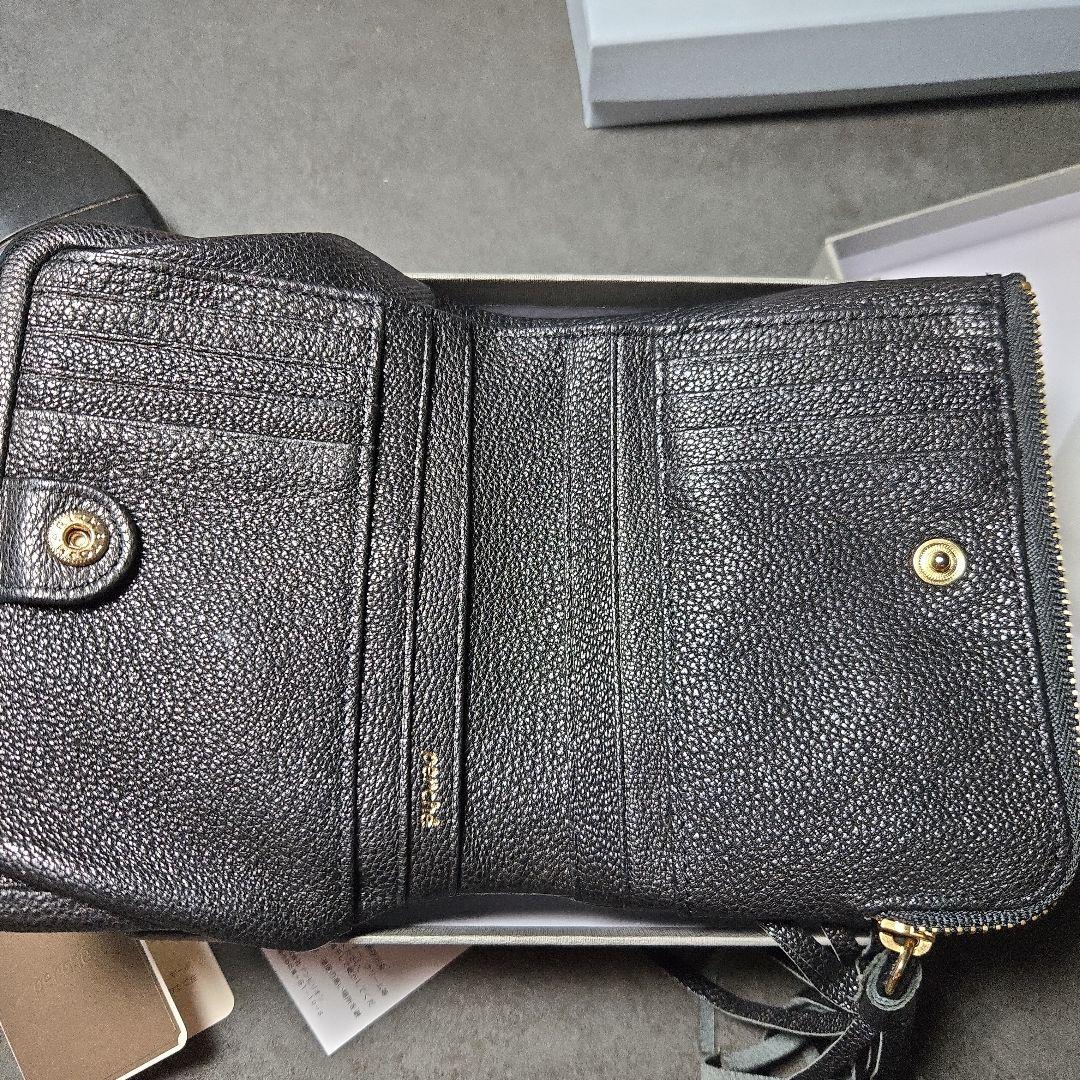 ニコニコ出品ペルケ　二つ折り財布 黒　水玉