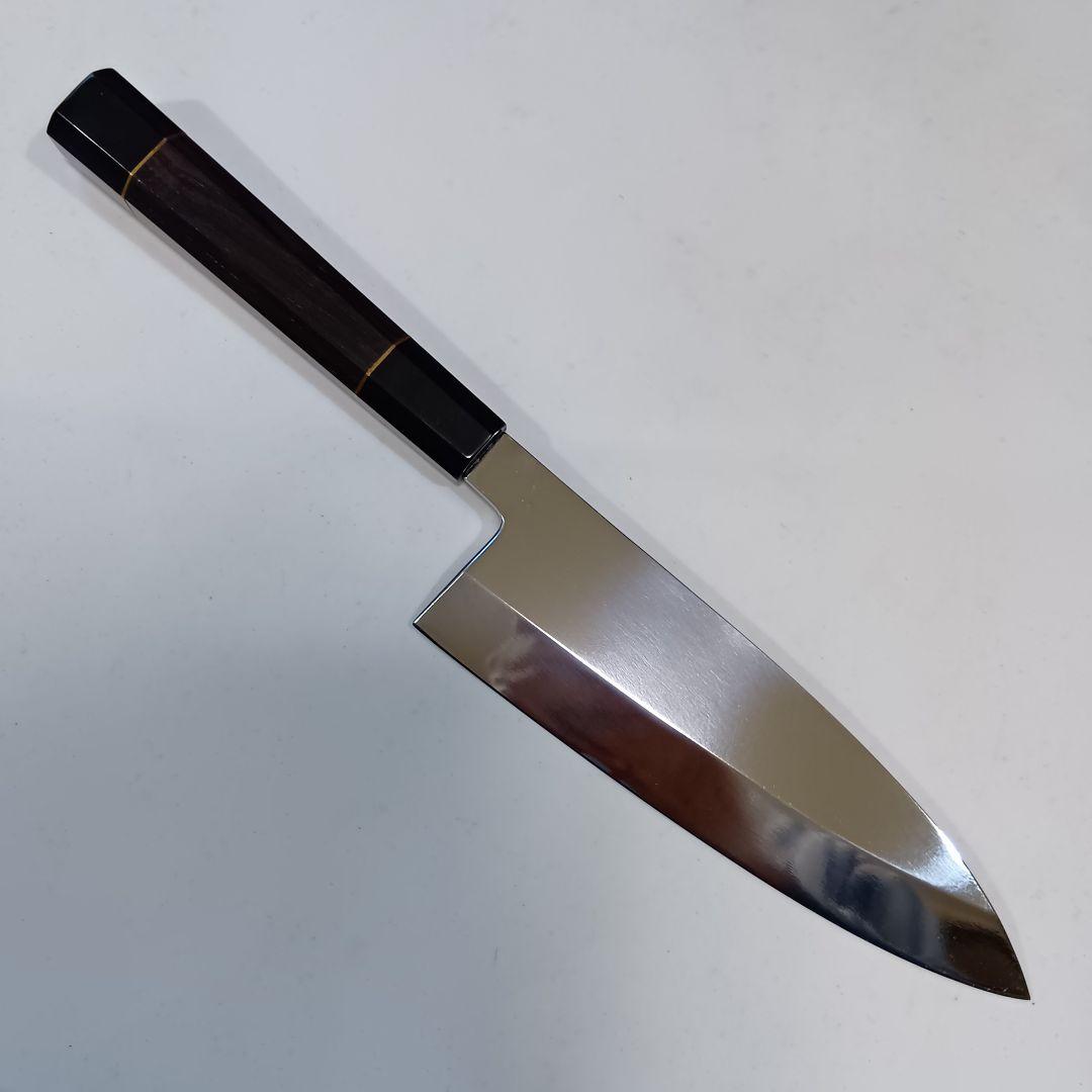 ステン本焼V金10号 出刃包丁18cm 右片刃 鏡面 黒水牛黒檀八角柄