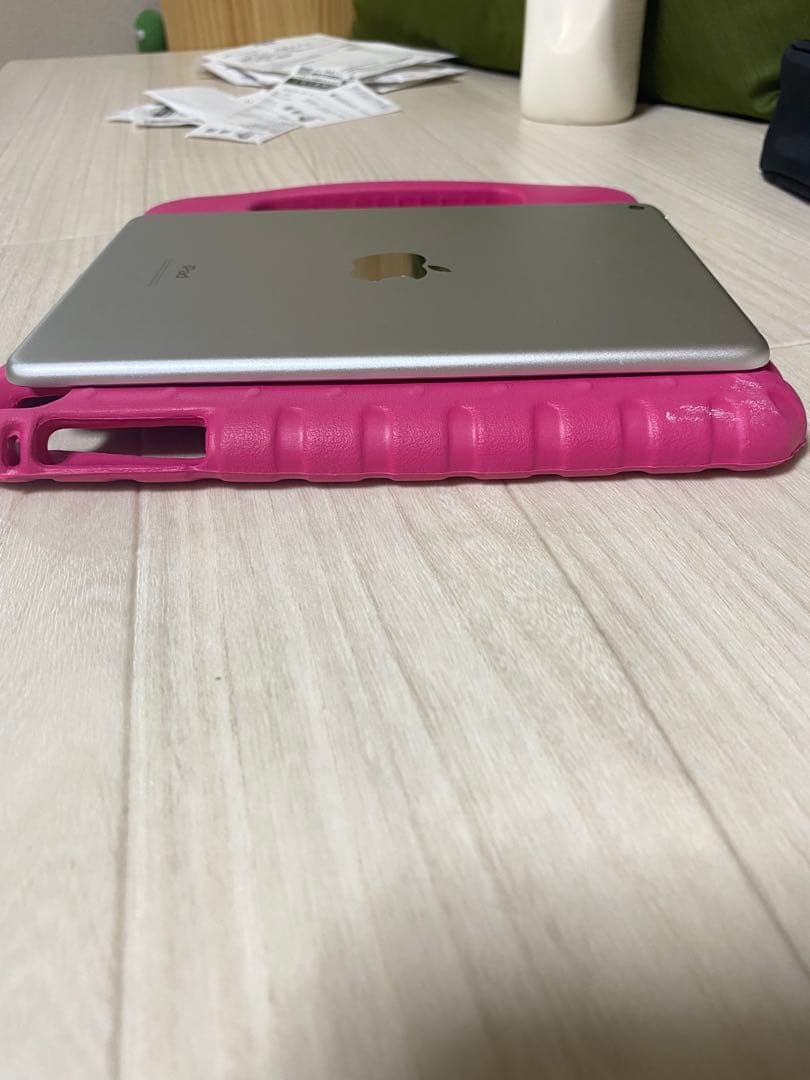 ピンク iPad ハンドル付きケース付き