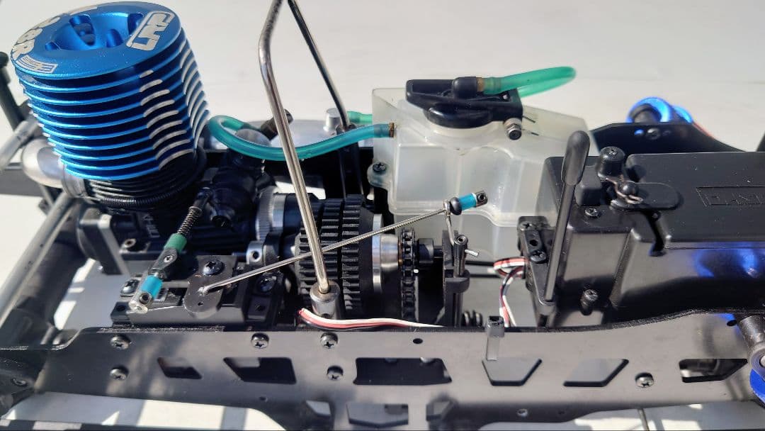 爆速仕様！京商 1/8 GP 4WDモンスタートラック 28エンジン ロトスタ付