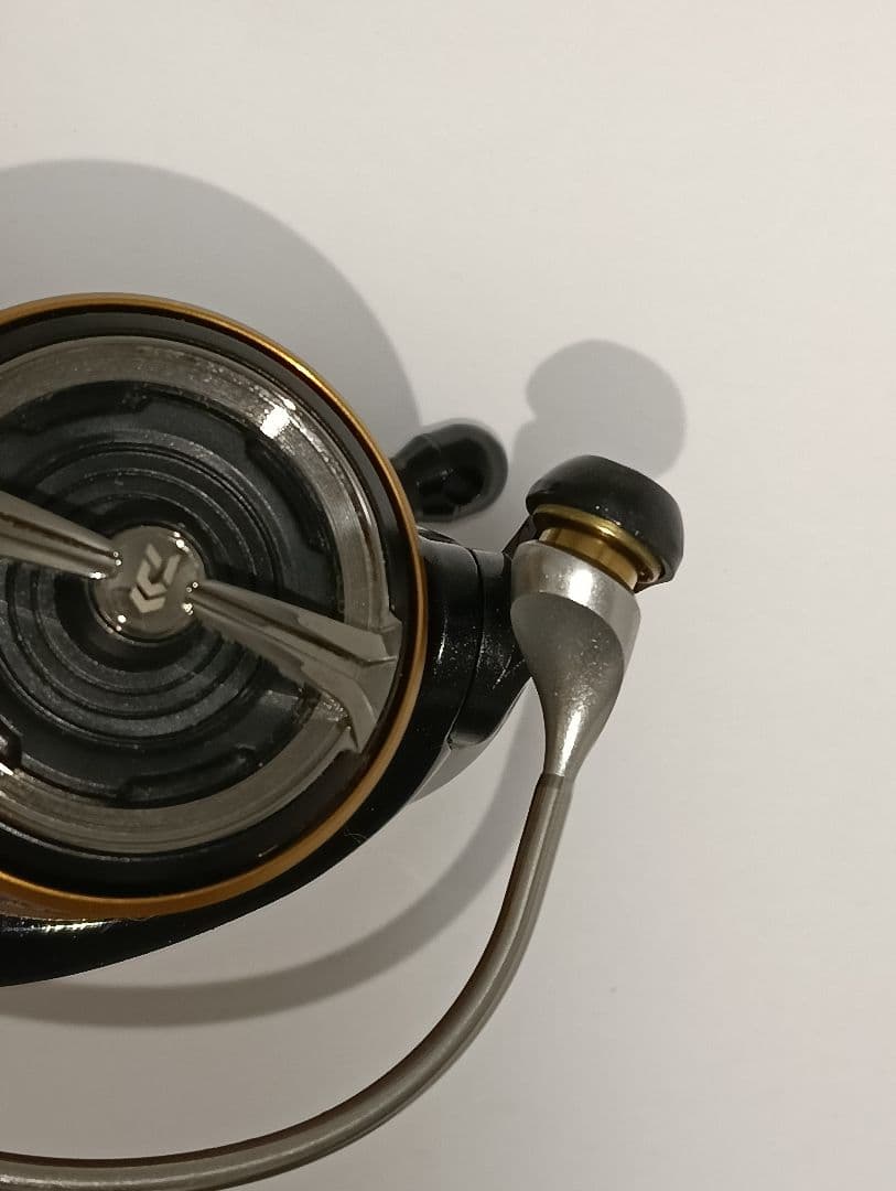 美品■カスタム■ダイワ 18 レガリス LT2500S-XH ゴメクサス部品